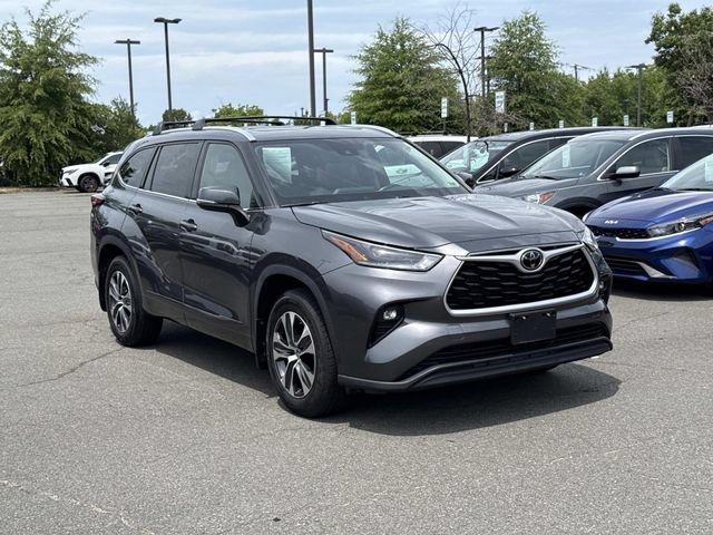 Used 2021 Toyota Highlander XLE