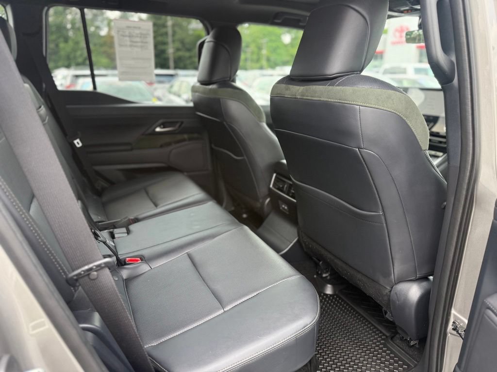 Used 2024 Lexus GX 550 AWD/4WD image 21