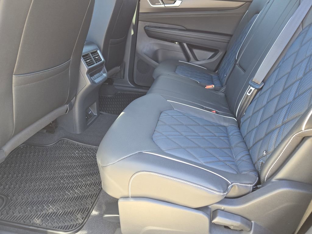 New 2026 Volkswagen Atlas Cross Sport SEL Premium R-Line image 22