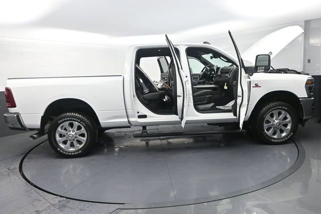New 2026 RAM 3500 Laramie AWD/4WD image 42