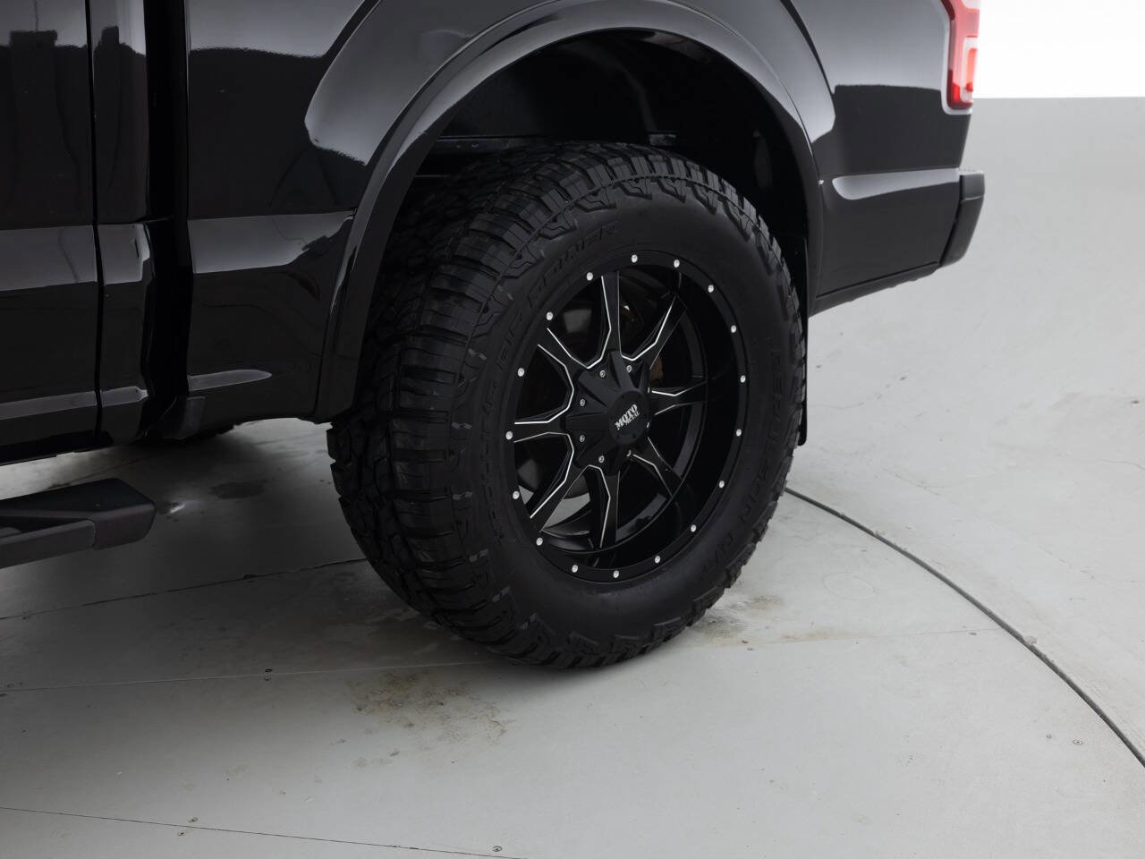 Used 2018 Ford F150 XLT w/ Equipment Group 302A Luxury image 22