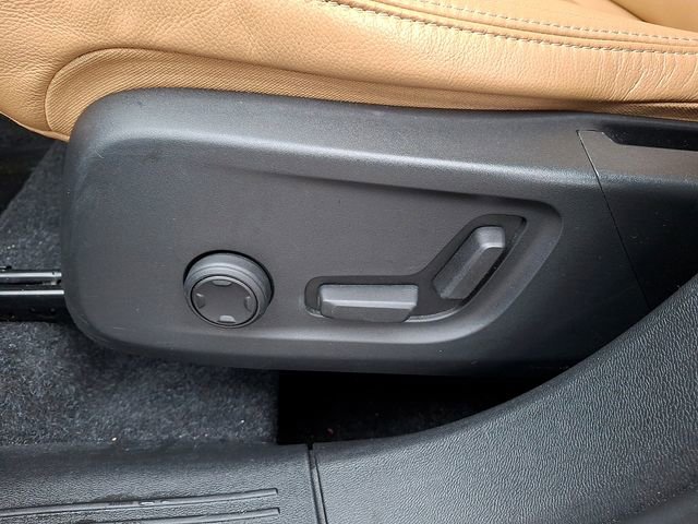 Used 2019 Volvo XC40 T5 Inscription image 18