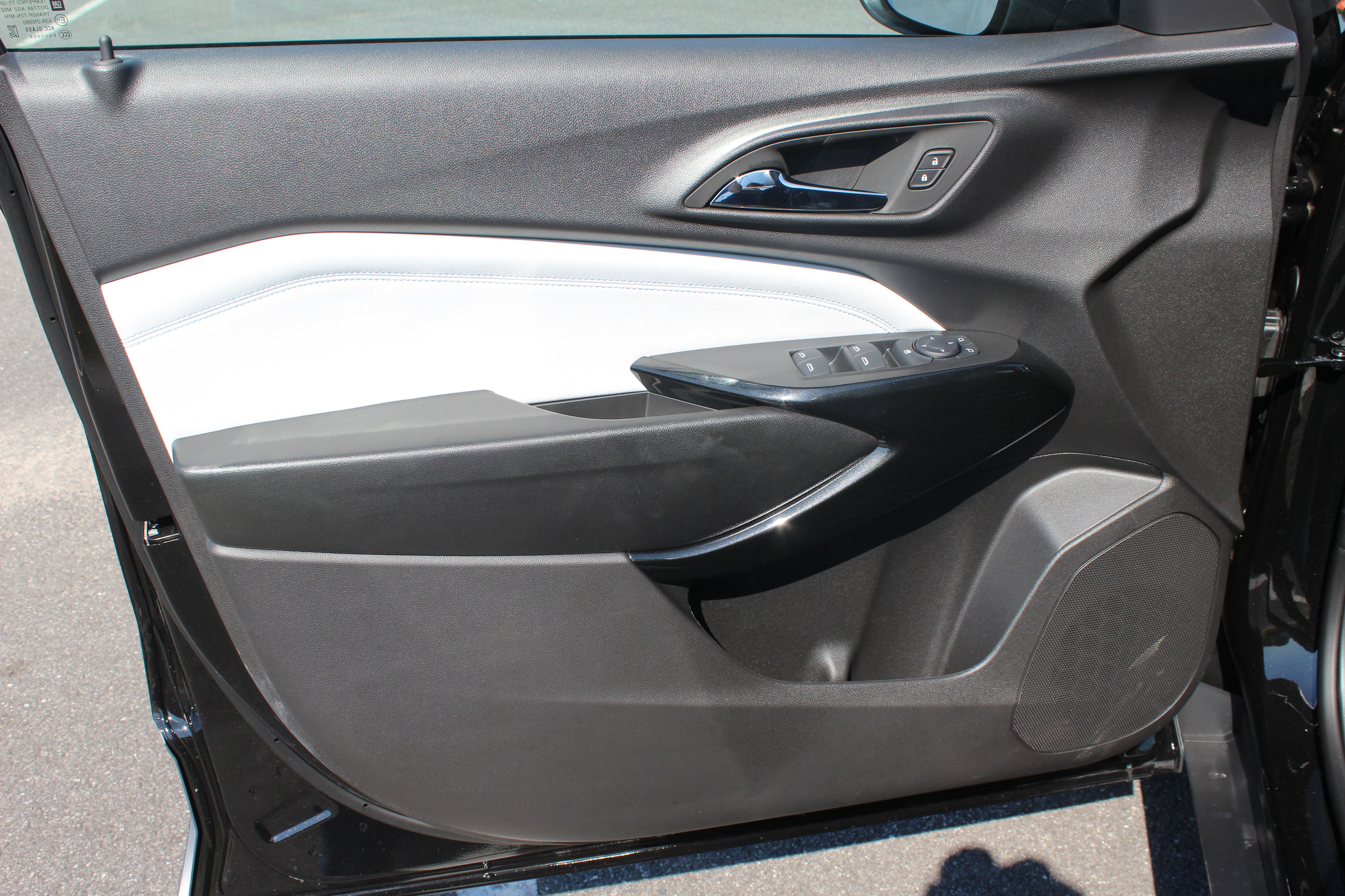 New 2025 Chevrolet Trax LT w/ Driver Confidence Package image 27