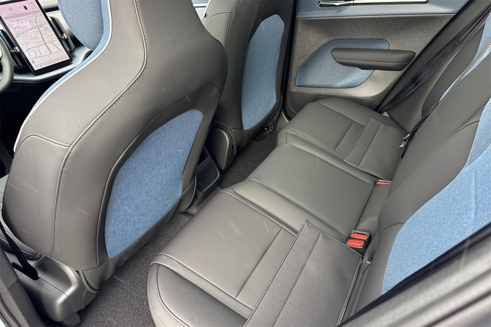 New 2026 Volvo EX30 Plus w/ Climate Package image 4