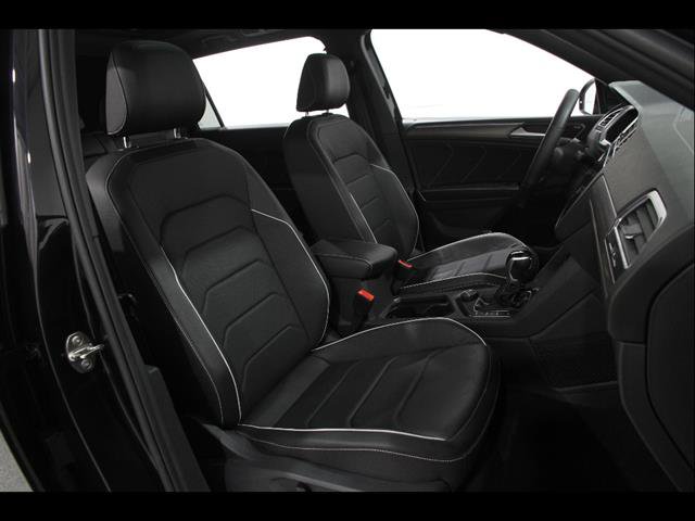 Used 2022 Volkswagen Tiguan SEL R-Line AWD/4WD image 17