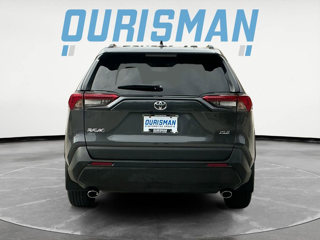 Used 2024 Toyota RAV4 XLE w/ Convenience Package image 4