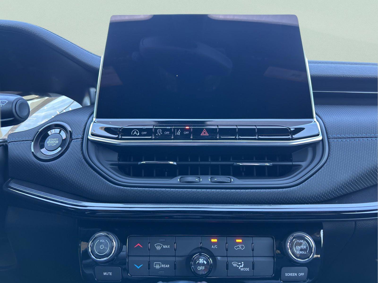 New 2026 Jeep Compass Latitude image 17