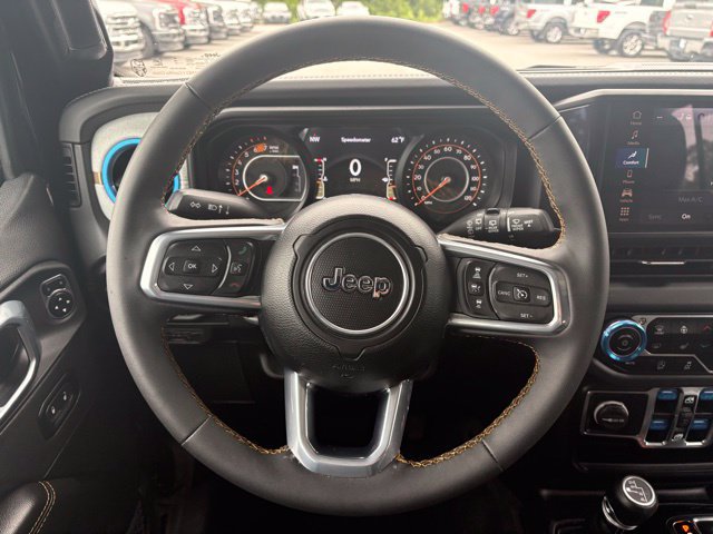 Used 2024 Jeep Wrangler Unlimited Sahara w/ Safety Group AWD/4WD image 14