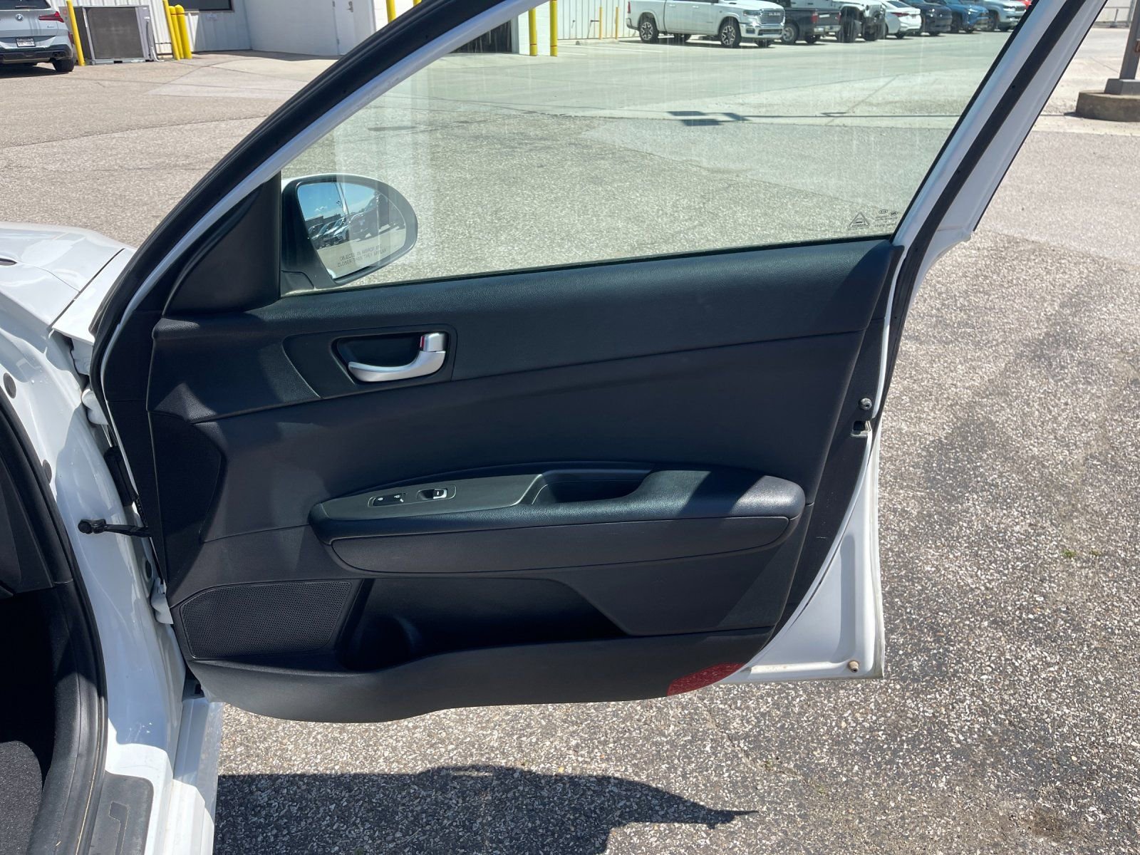 Used 2017 Kia Optima LX FWD image 17