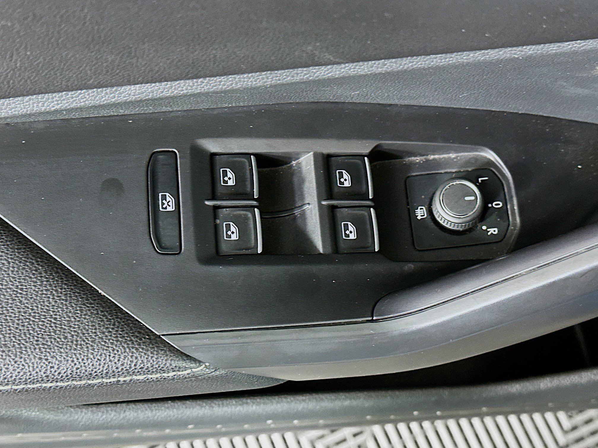 Used 2025 Volkswagen Jetta Sport FWD image 15