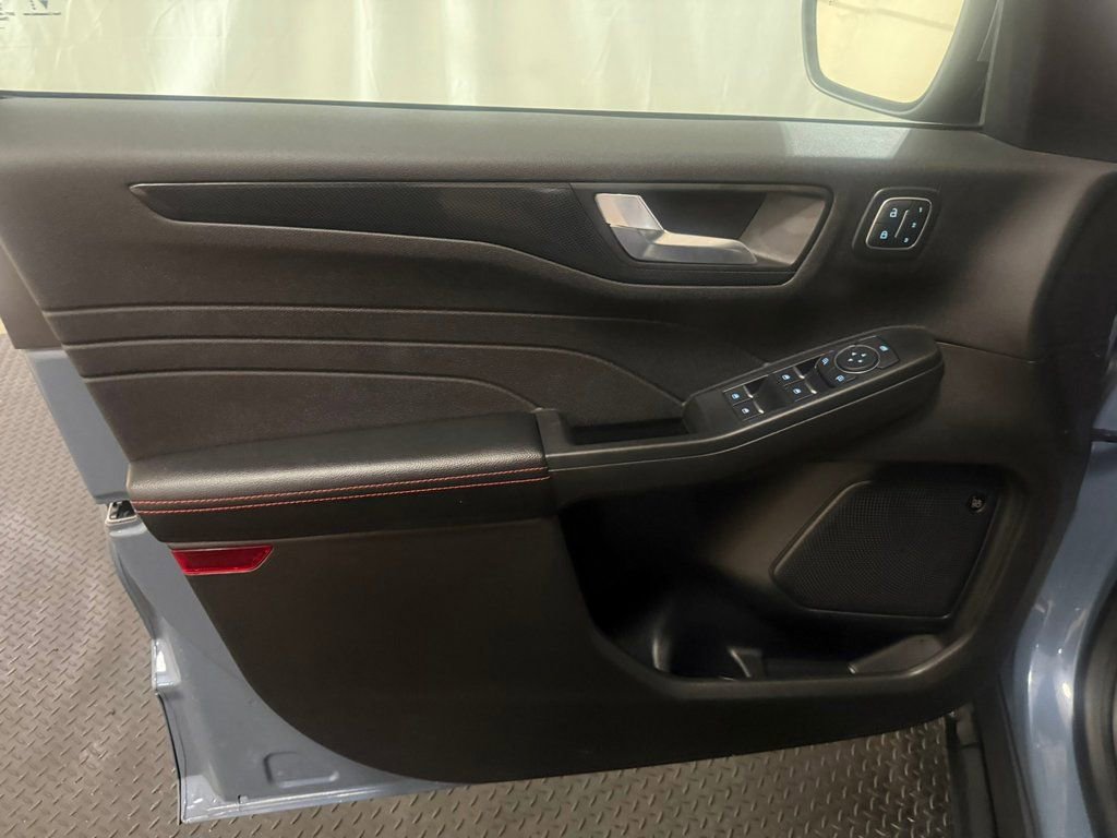 Used 2023 Ford Escape ST-Line Select w/ Tech Pack #2 image 24