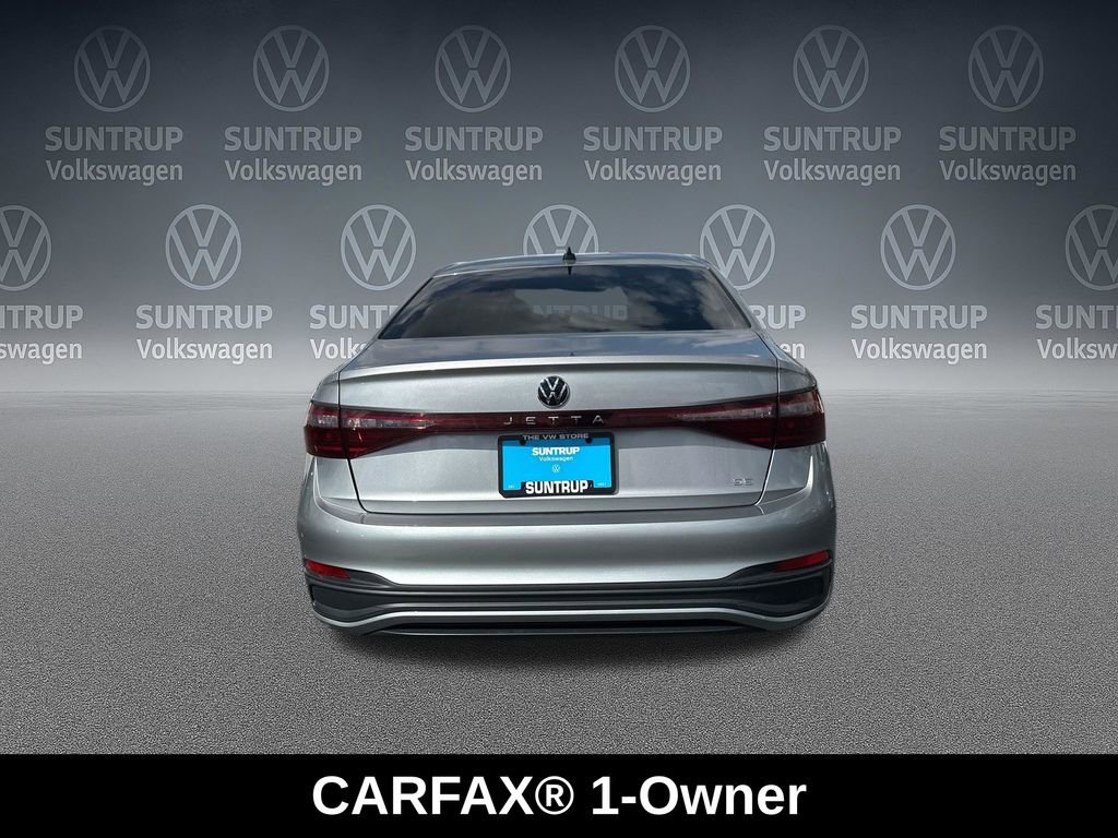 Used 2025 Volkswagen Jetta SE w/ Sunroof Package FWD image 4