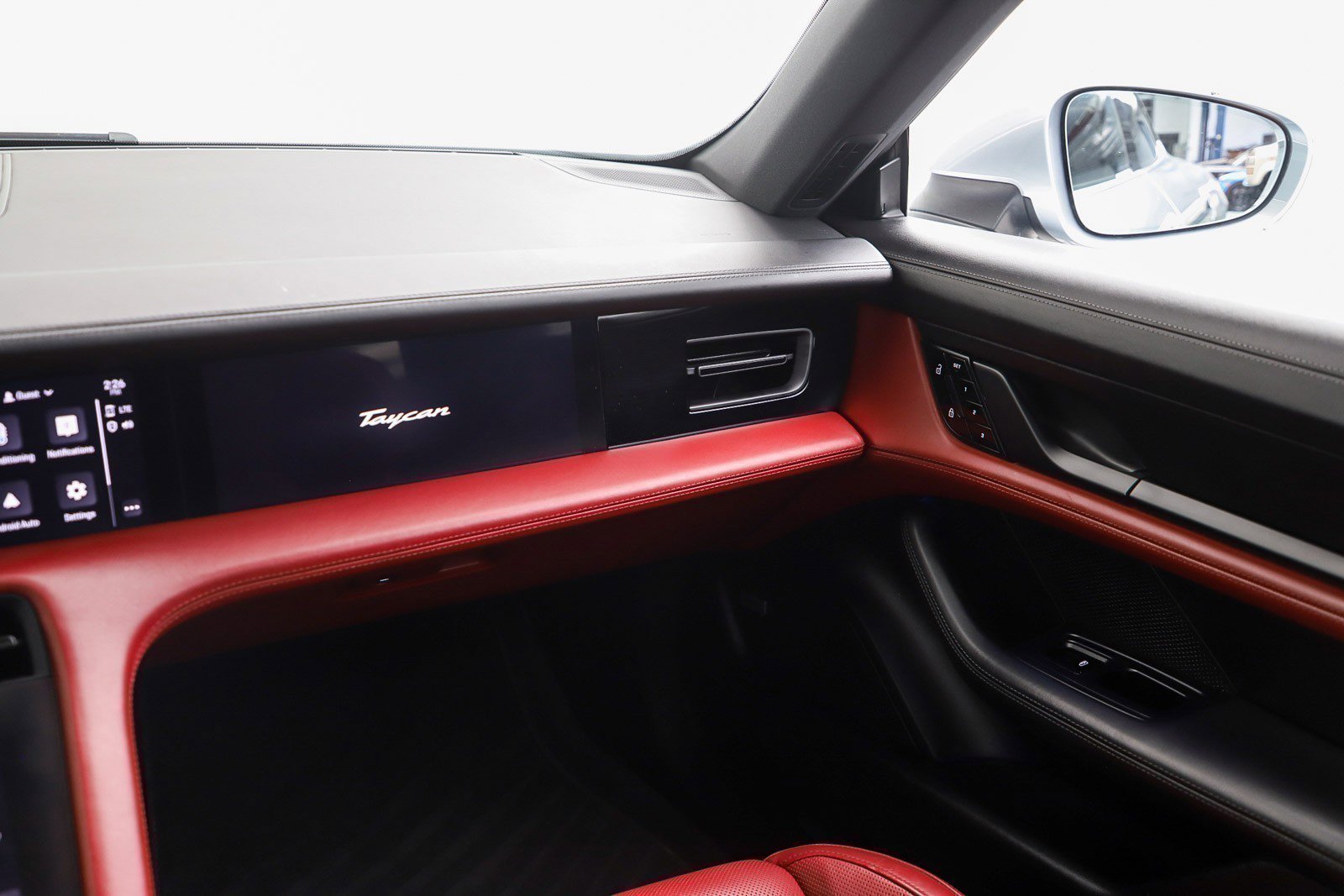 Used 2020 Porsche Taycan 4S AWD/4WD image 18