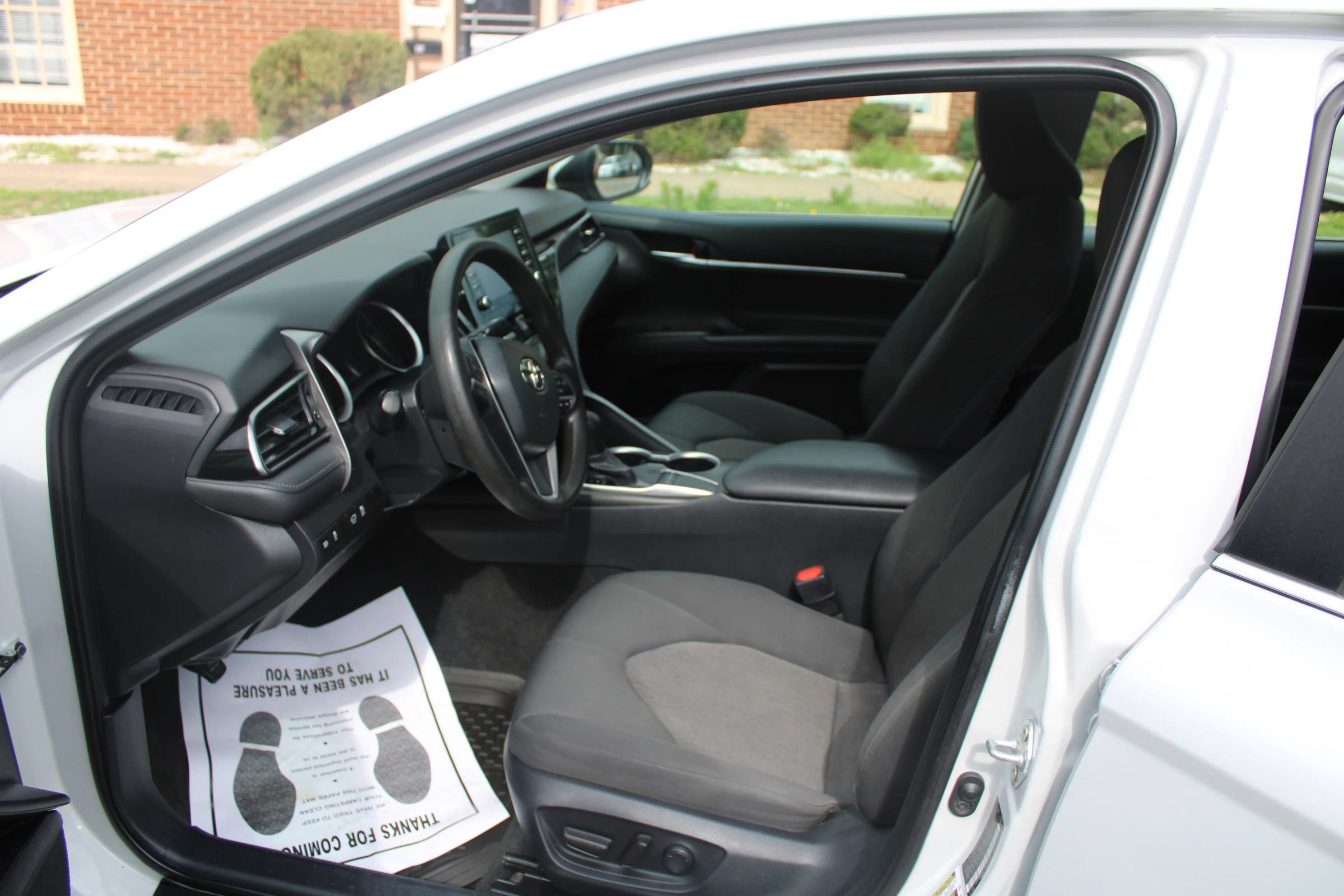 Used 2023 Toyota Camry LE FWD image 10