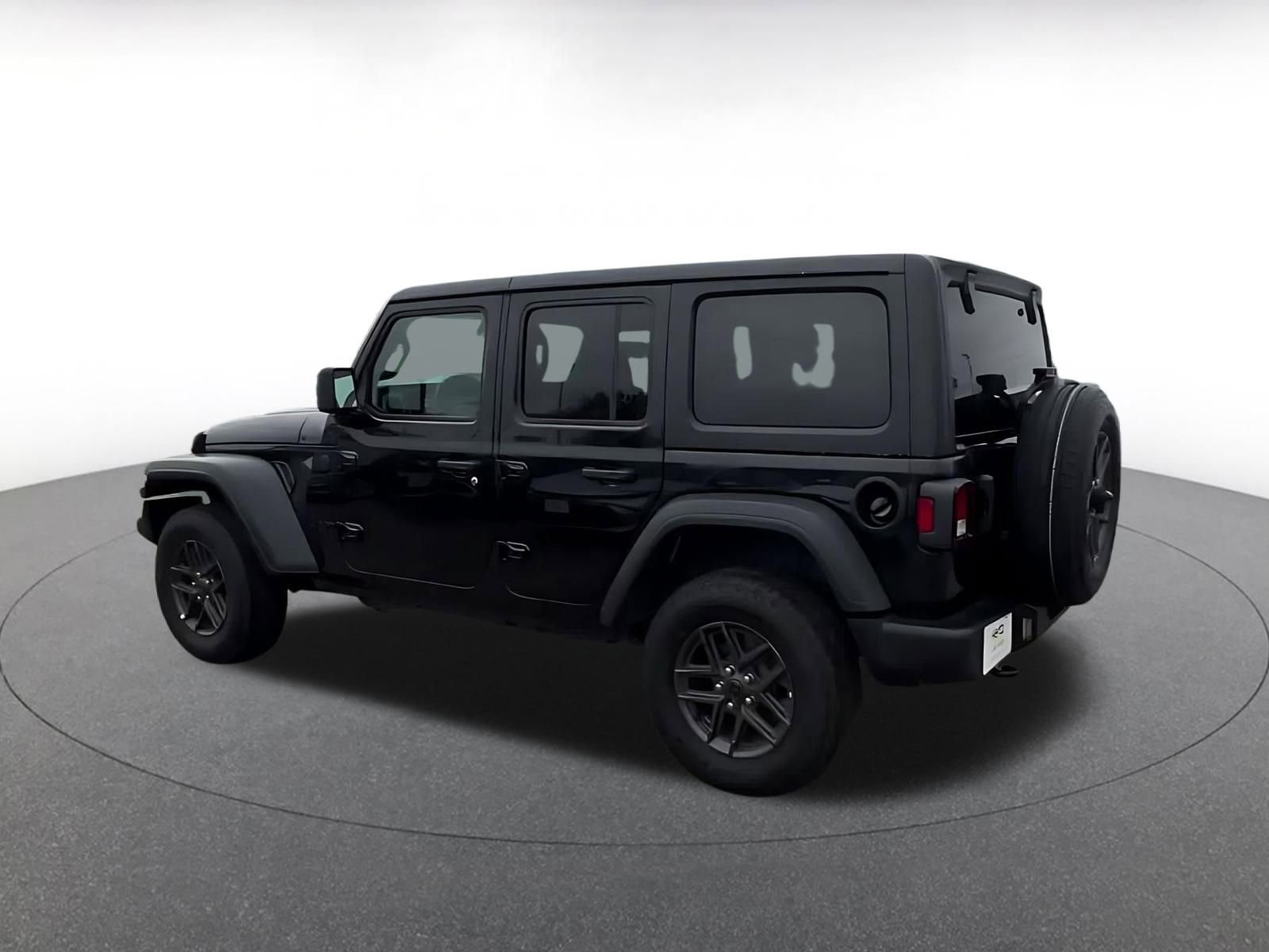 Used 2025 Jeep Wrangler Sport S image 7