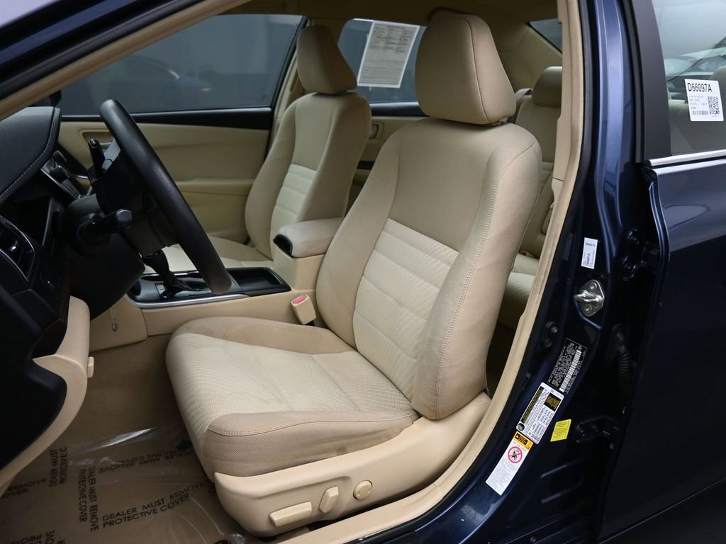 Used 2016 Toyota Camry LE image 11