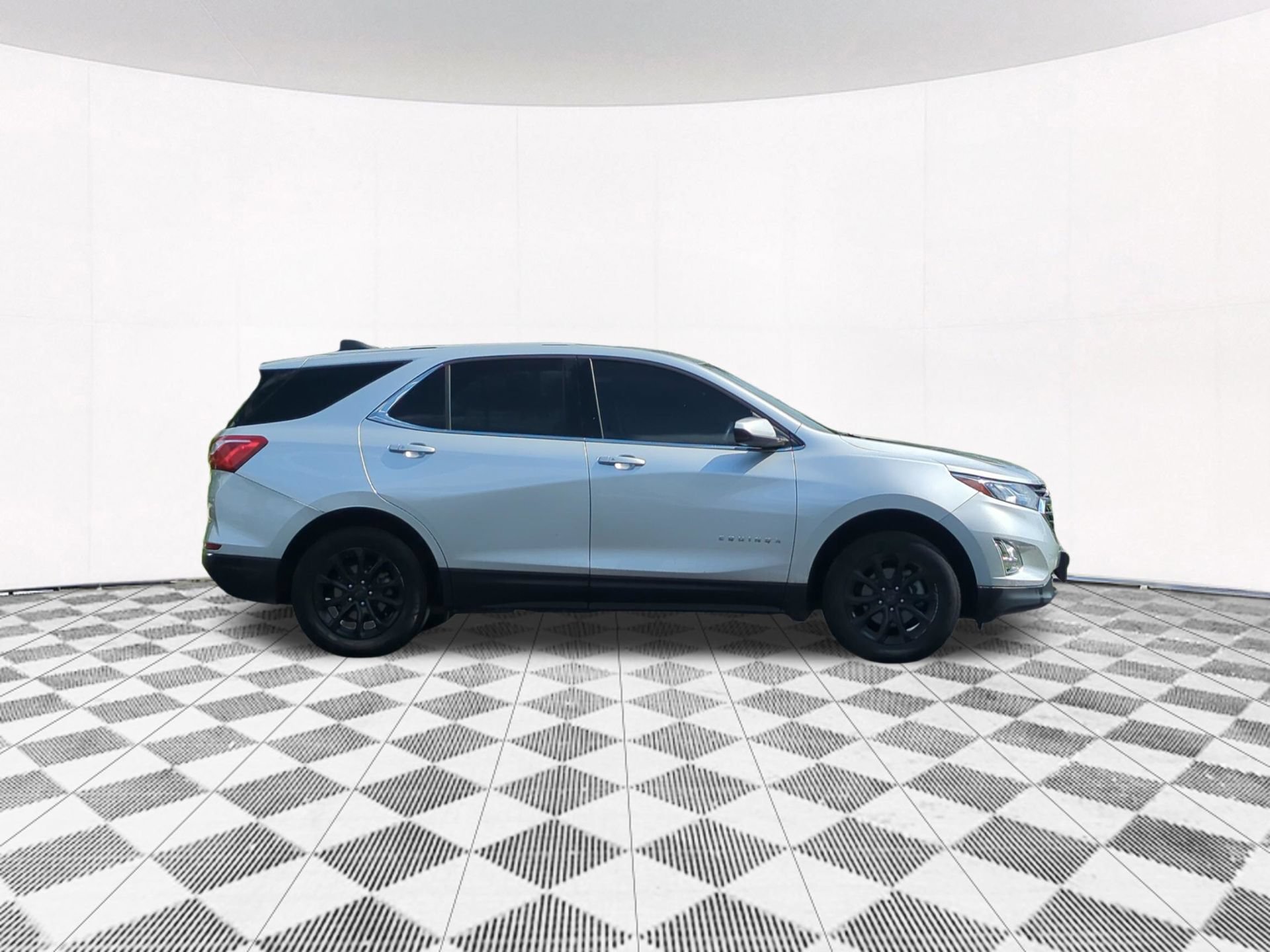 Used 2018 Chevrolet Equinox LT FWD image 6