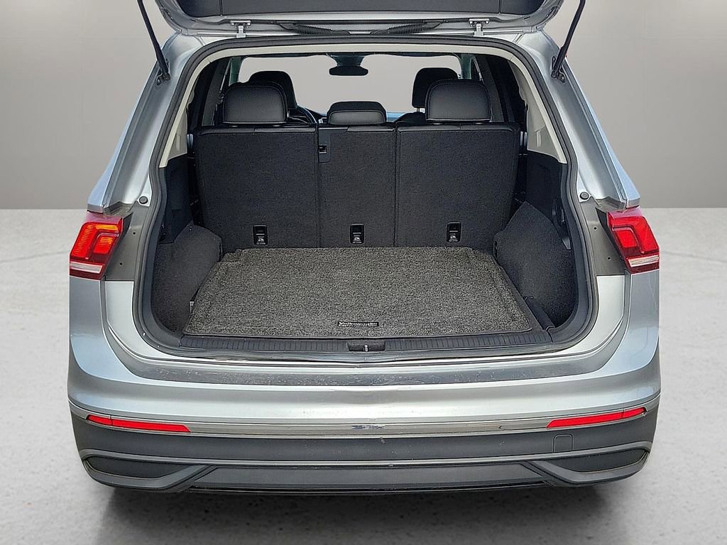 Used 2023 Volkswagen Tiguan SE image 8