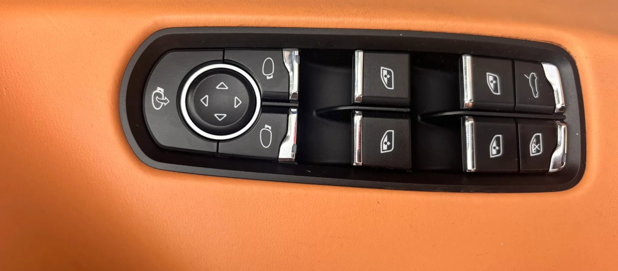 Used 2016 Porsche Panamera GTS image 6