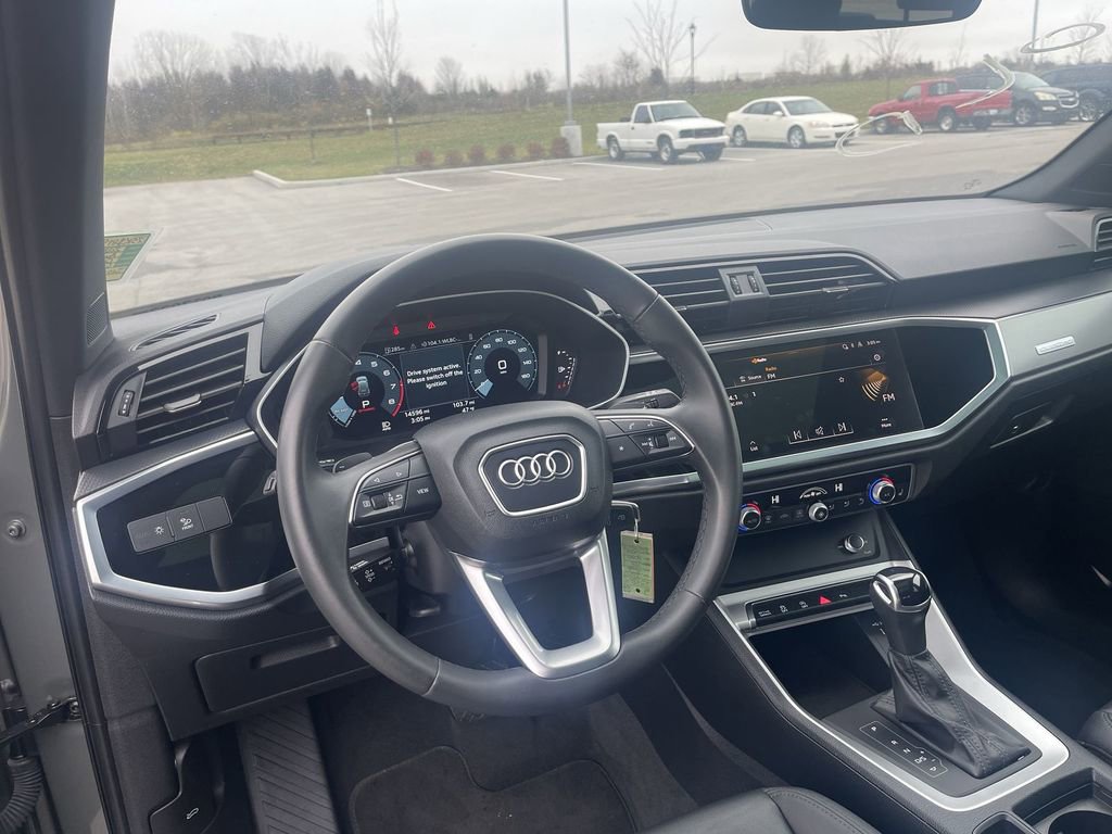 Used 2025 Audi Q3 2.0T Premium image 18