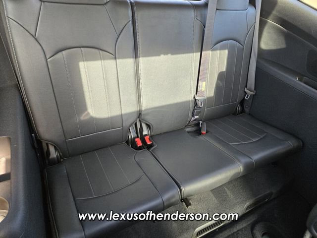 Used 2016 Chevrolet Traverse LTZ FWD image 16