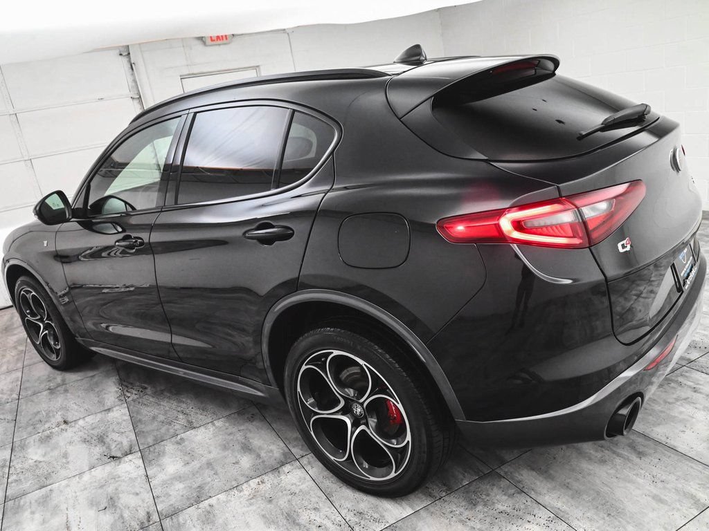 Used 2023 Alfa Romeo Stelvio Ti AWD/4WD image 4