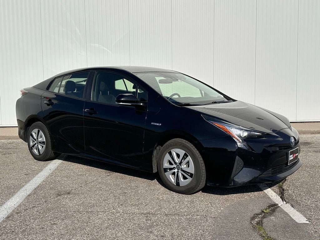 Used 2018 Toyota Prius Three FWD image 9