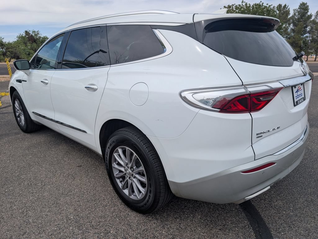 Used 2024 Buick Enclave Premium AWD/4WD image 3
