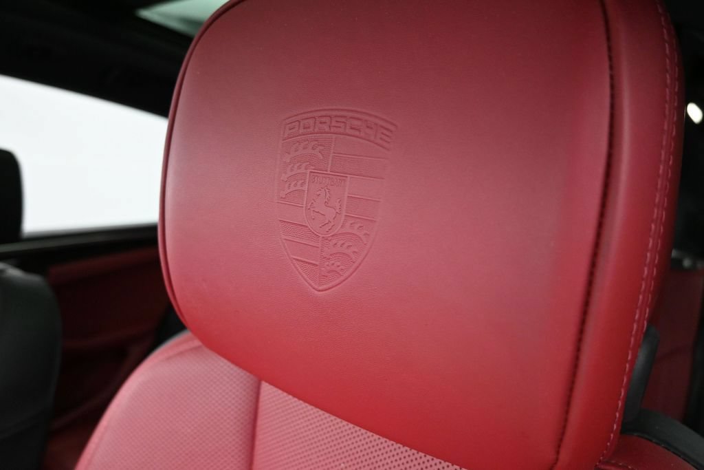 Certified 2024 Porsche Macan S AWD/4WD image 10