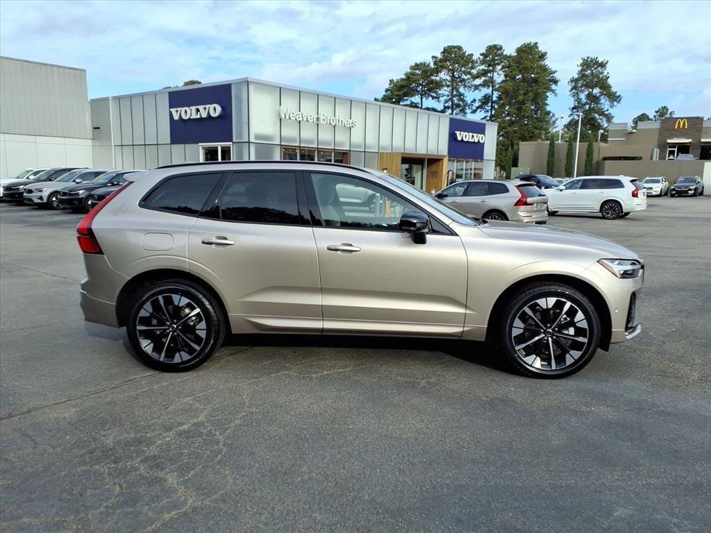 New 2026 Volvo XC60 B5 Plus w/ Protection Package Premier AWD/4WD image 2