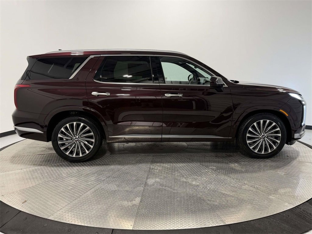 Used 2024 Hyundai Palisade Calligraphy image 7