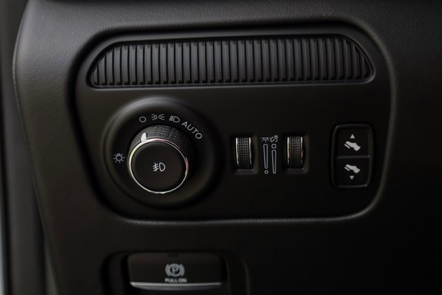 Used 2023 Jeep Grand Wagoneer L Series III w/ Rear Seat Video Group 1 image 19