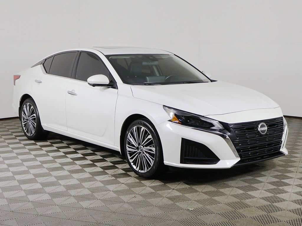 Used 2023 Nissan Altima 2.5 SL AWD/4WD image 2