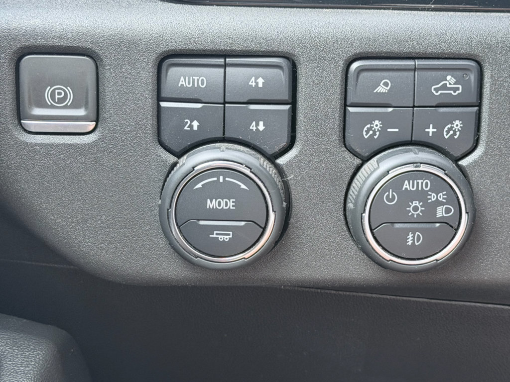Used 2024 Chevrolet Silverado 2500 LTZ w/ LTZ Plus Package AWD/4WD image 12