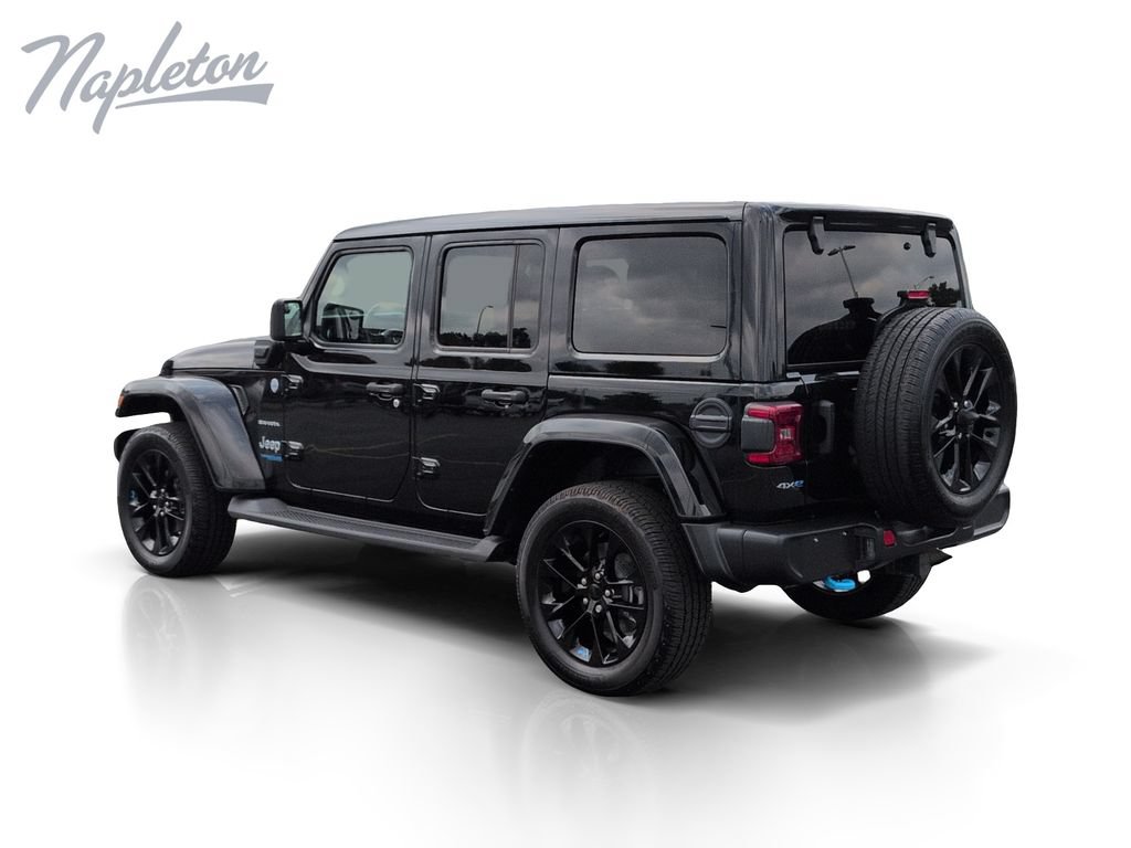 Used 2022 Jeep Wrangler Unlimited Sahara w/ Cold Weather Group AWD/4WD image 3