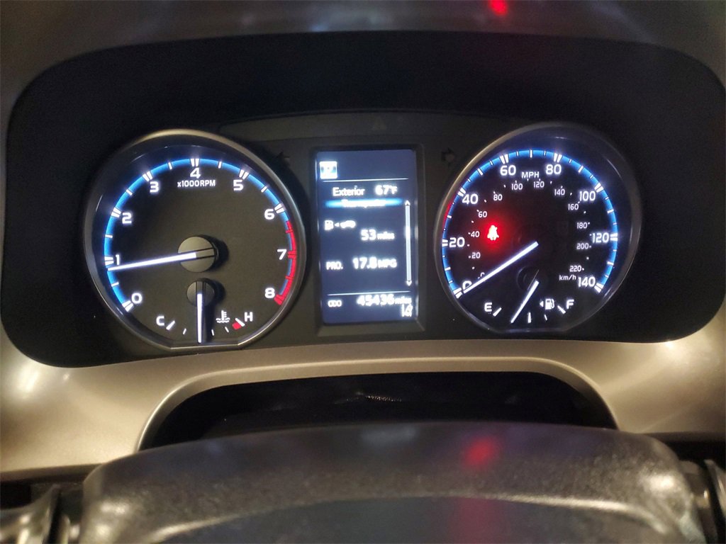 Used 2018 Toyota RAV4 LE image 22