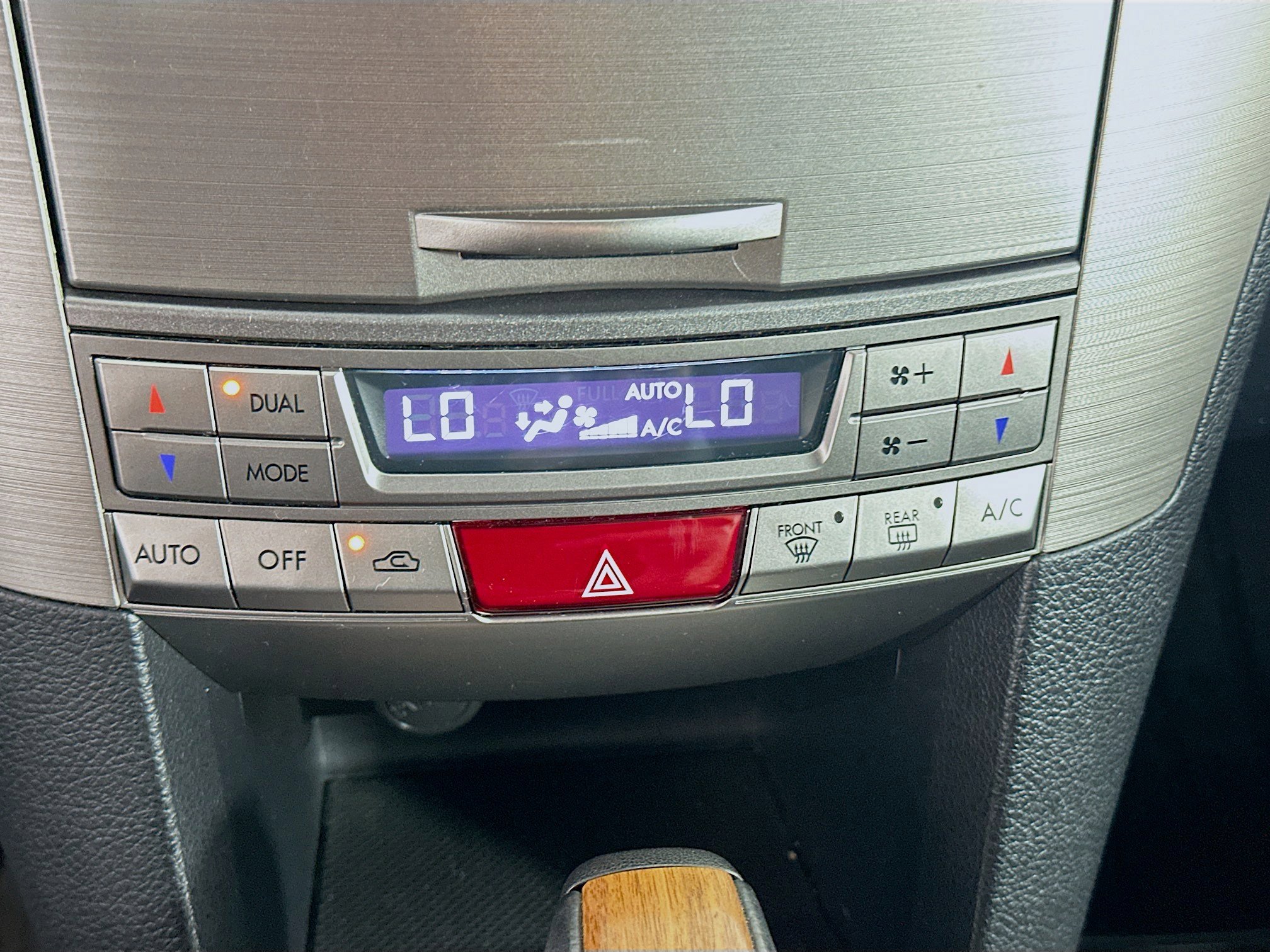 Used 2014 Subaru Outback 2.5i Limited AWD/4WD image 22