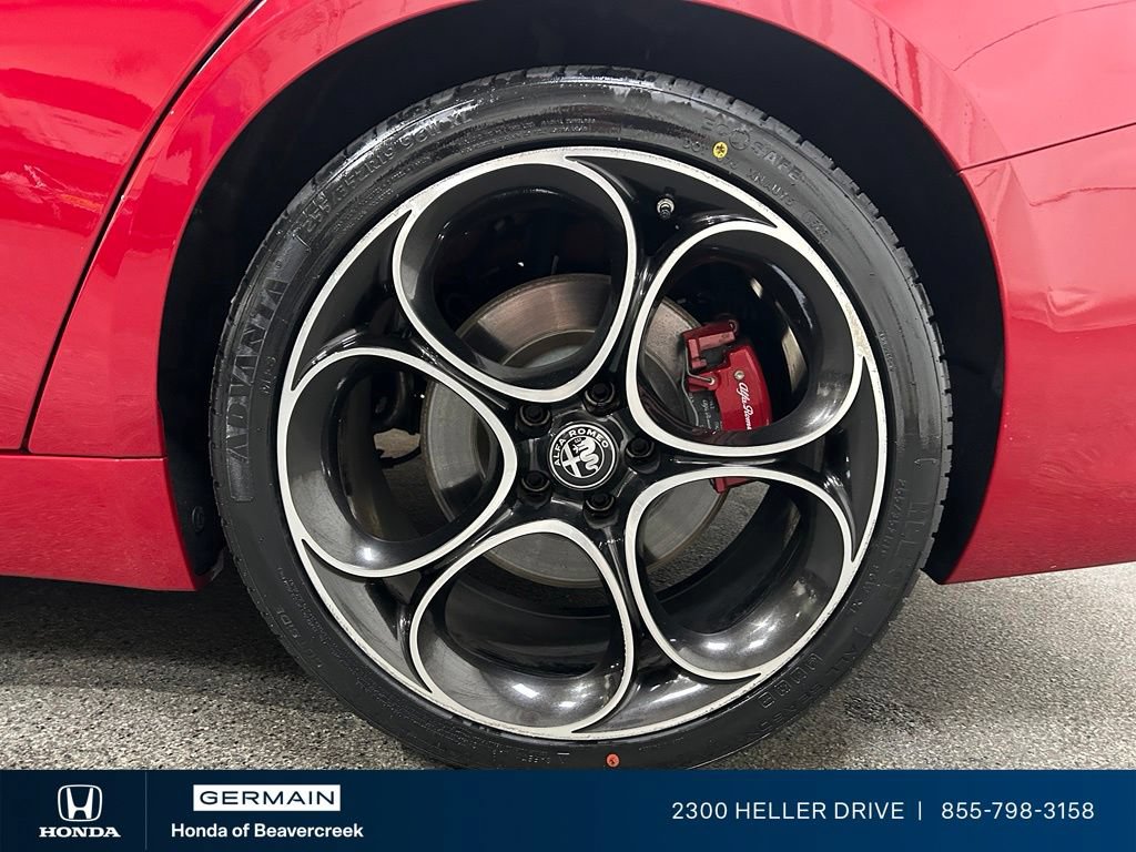 Used 2023 Alfa Romeo Giulia Veloce RWD image 14