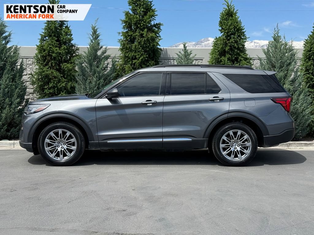 Used 2025 Ford Explorer Active w/ Active Comfort Package AWD/4WD image 3