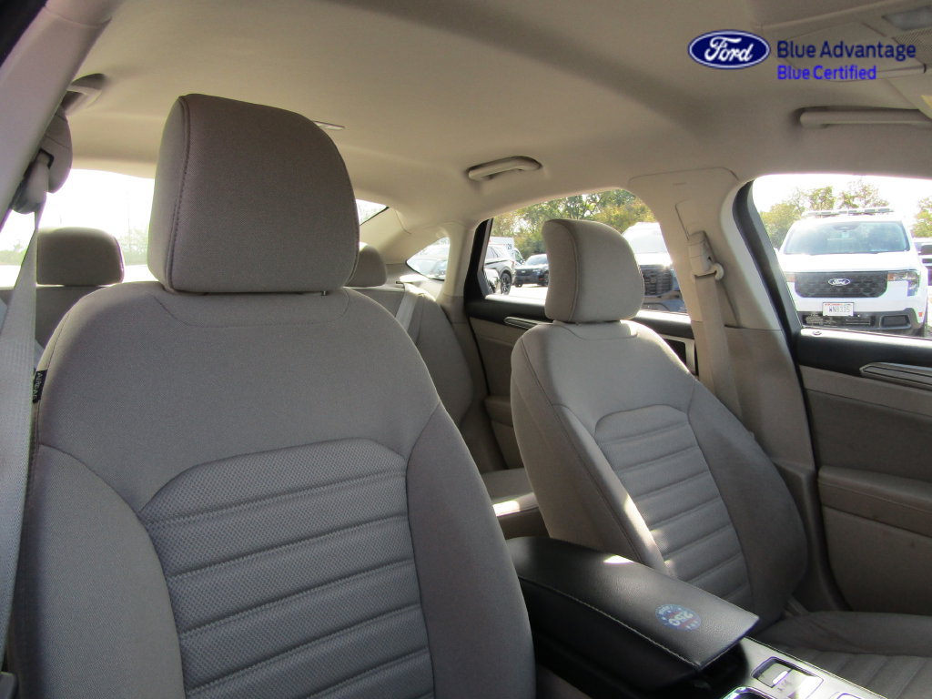 Used 2019 Ford Fusion SE FWD image 8