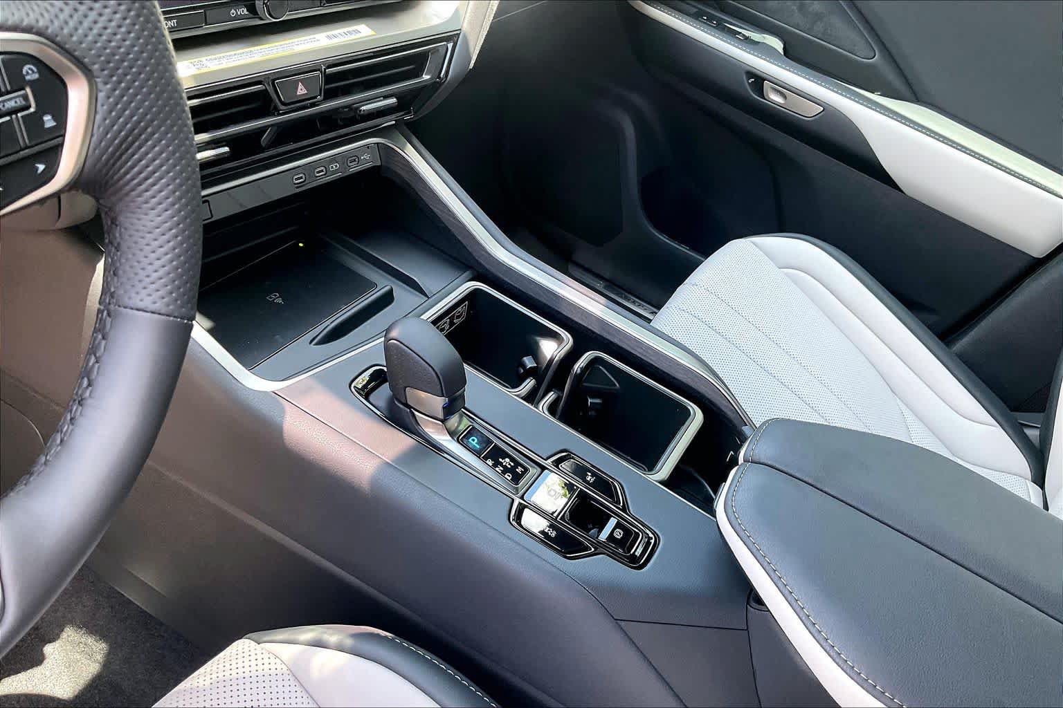 New 2026 Lexus TX 500h AWD w/ Technology Package image 11