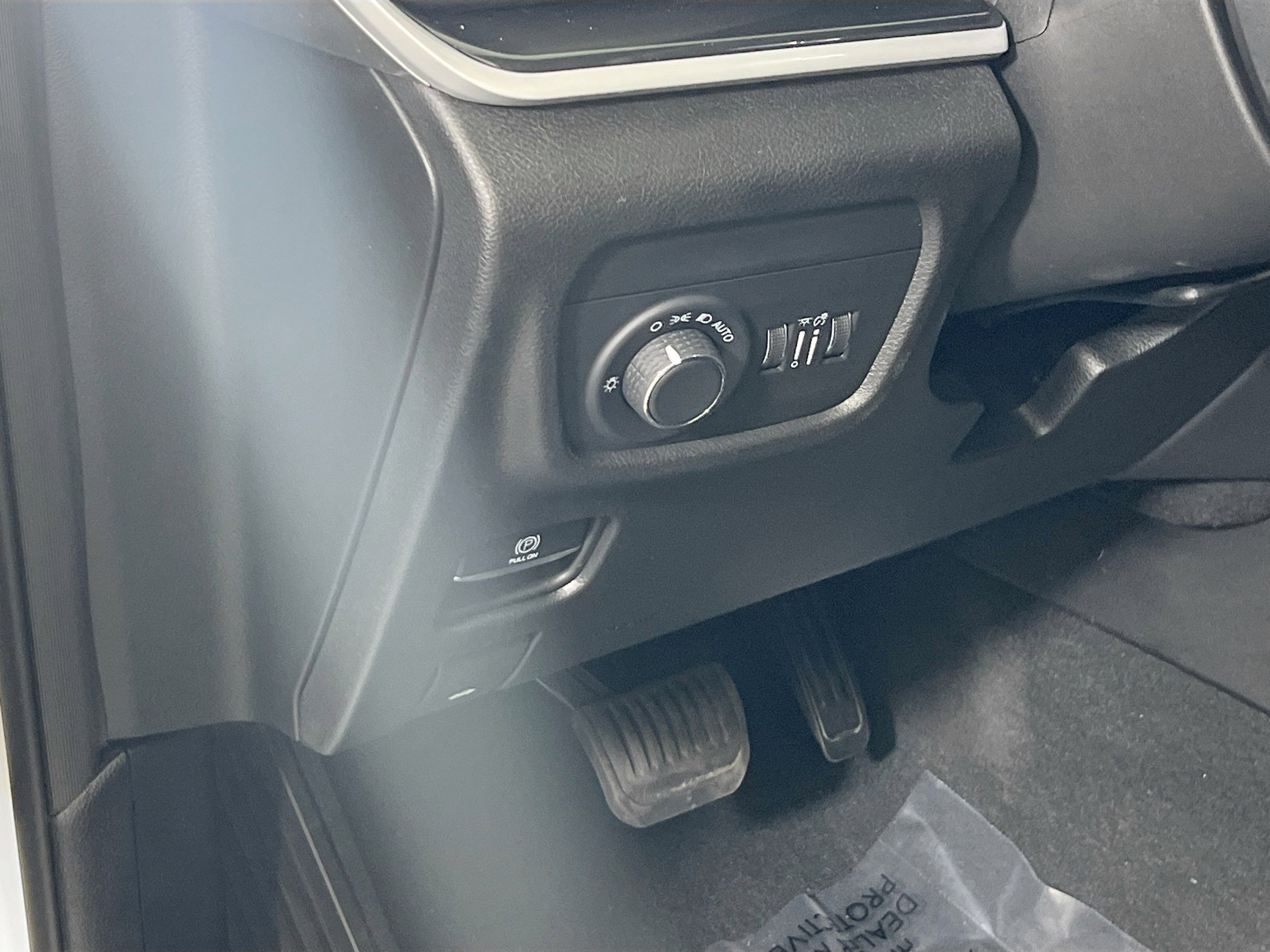 Used 2023 Jeep Grand Cherokee Altitude image 10