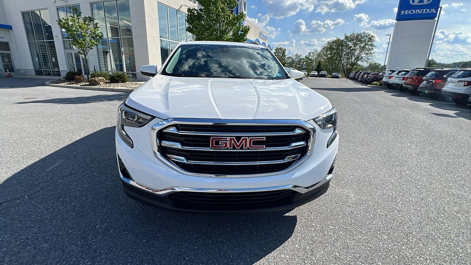 Used 2018 GMC Terrain SLT w/ Infotainment Package II AWD/4WD image 9