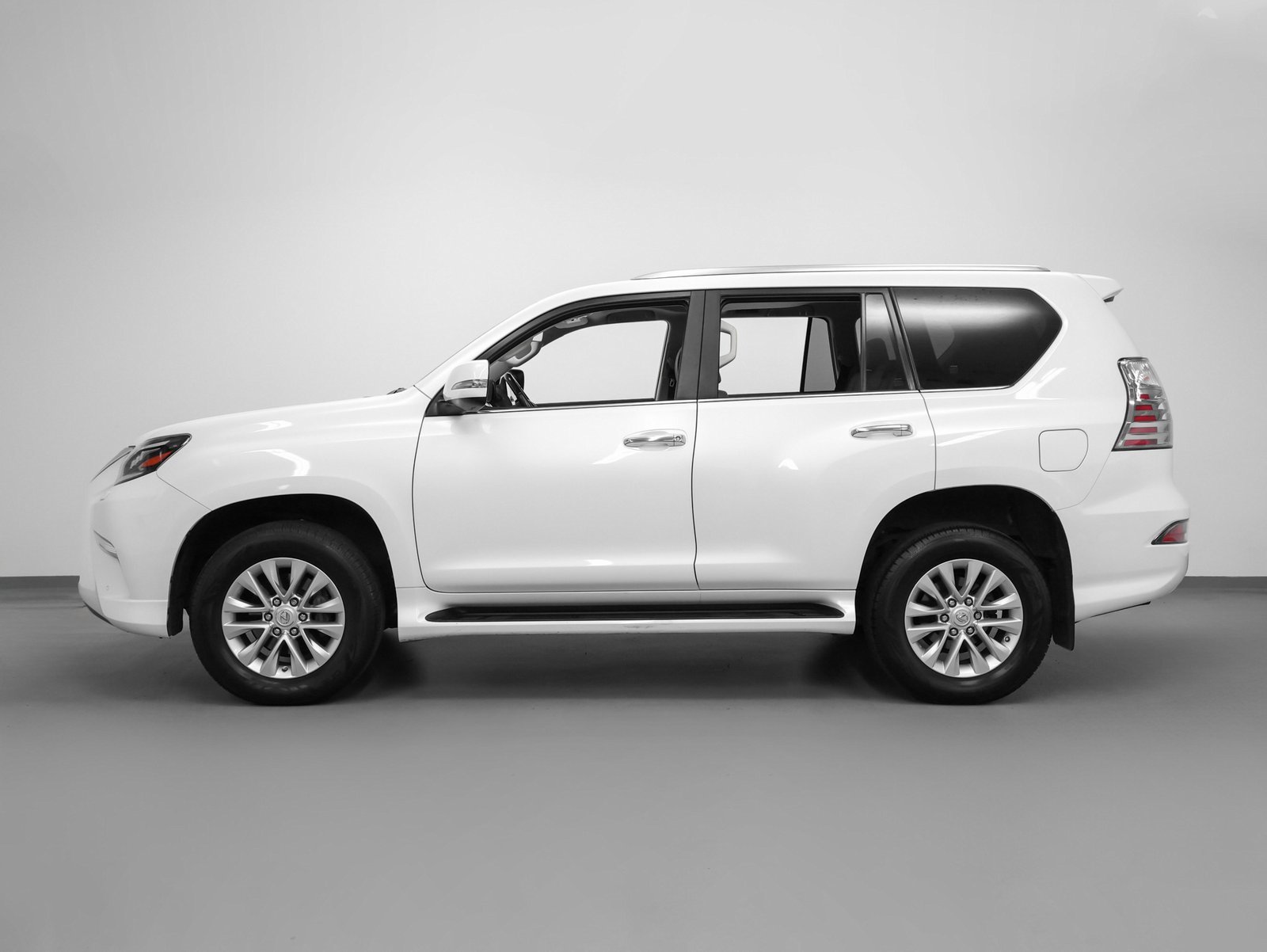 Used 2022 Lexus GX 460 Premium w/ Premium Package image 2
