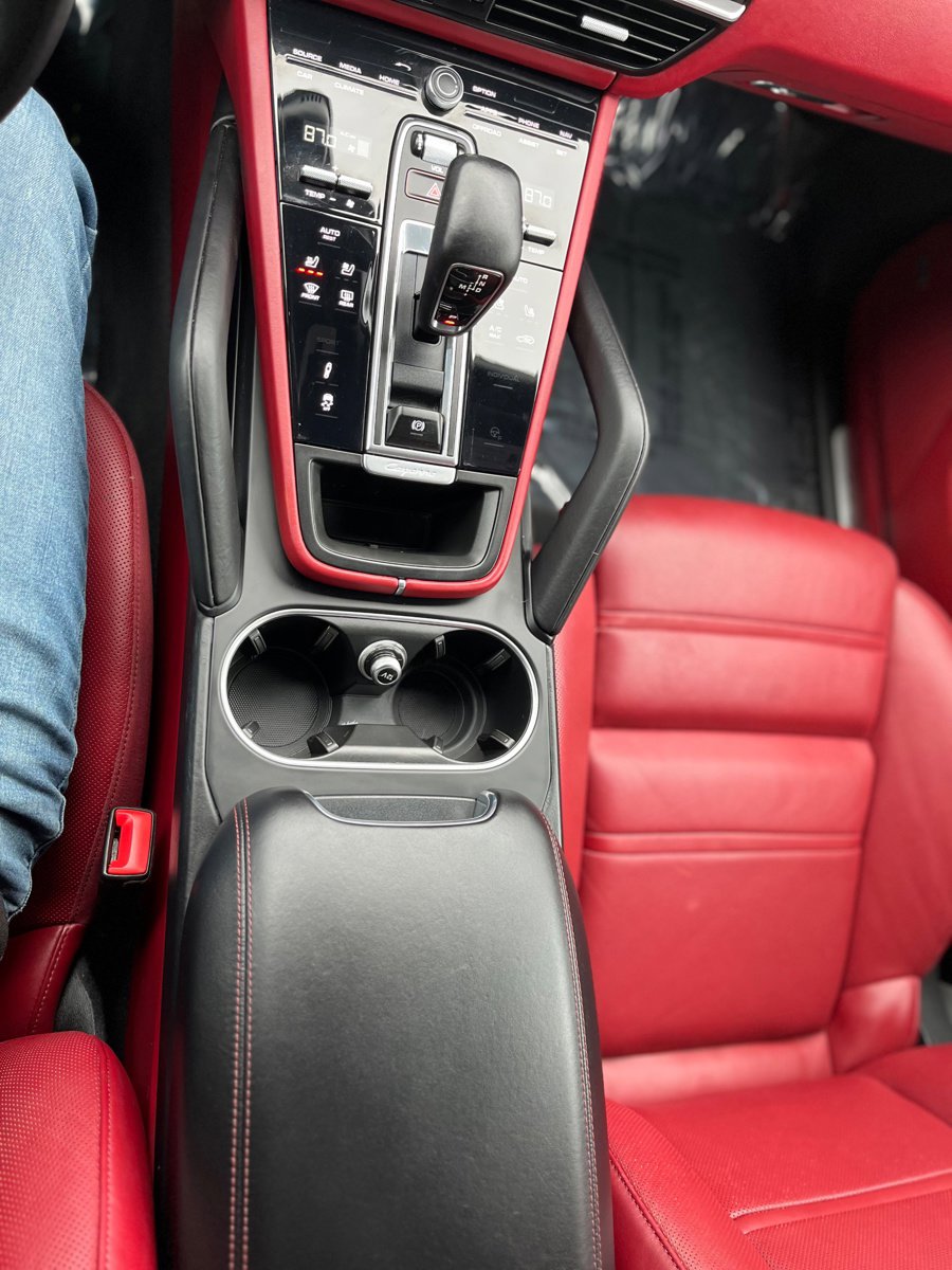 Used 2022 Porsche Cayenne Platinum Edition AWD/4WD image 33