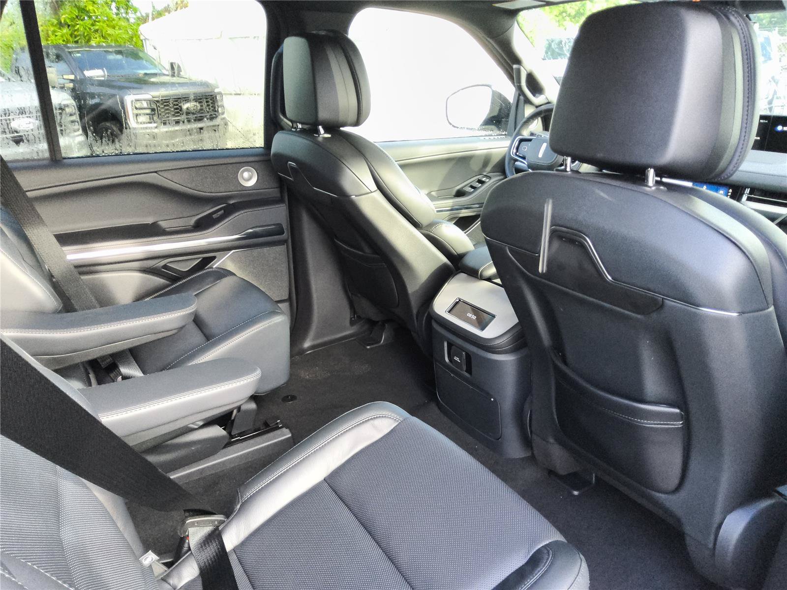 New 2027 Lincoln Navigator Reserve w/ Jet Appearance Package AWD/4WD image 30