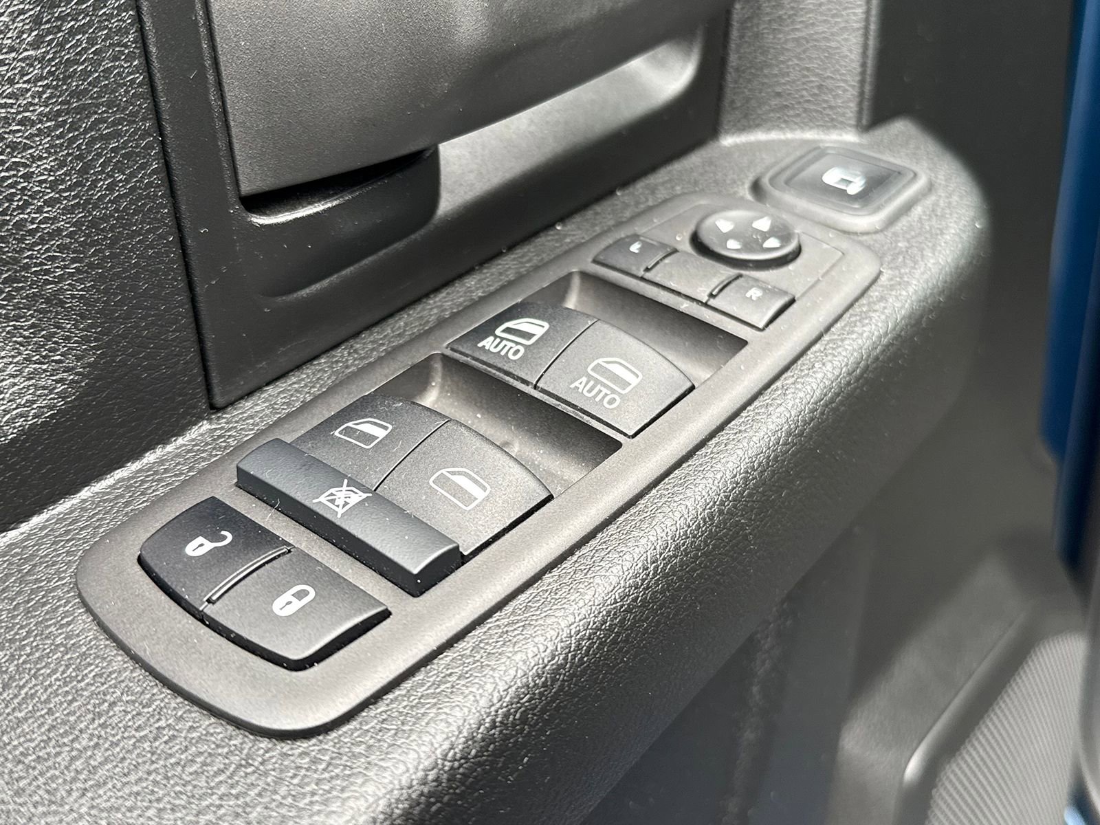 Used 2024 RAM 2500 Tradesman w/ Chrome Appearance Group image 20