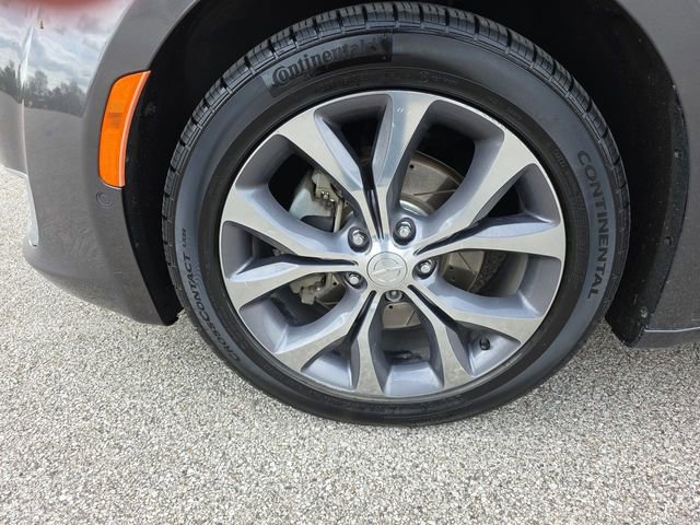 Used 2018 Chrysler Pacifica Limited w/ Tire & Wheel Group image 17