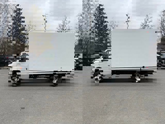 New 2026 Ford E-450 and Econoline 450 Super Duty w/ Power Equipment Group RWD image 21