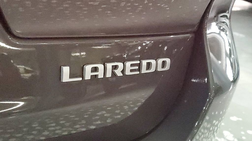 Used 2024 Jeep Grand Cherokee L Laredo w/ Luxury Tech Group I AWD/4WD image 9